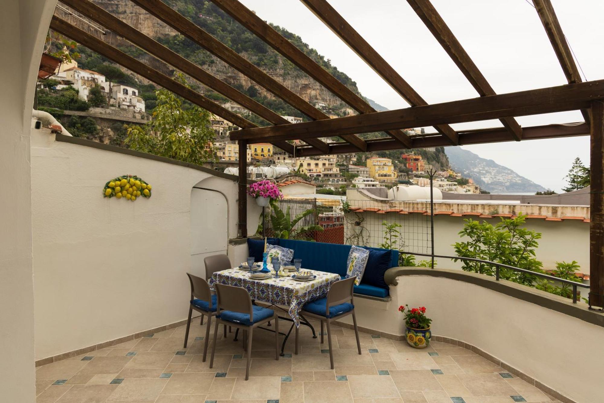 Casa Flavia Positano Center - 5 Minutes To Beach And 4 Air Conditioning Apartment Exterior photo