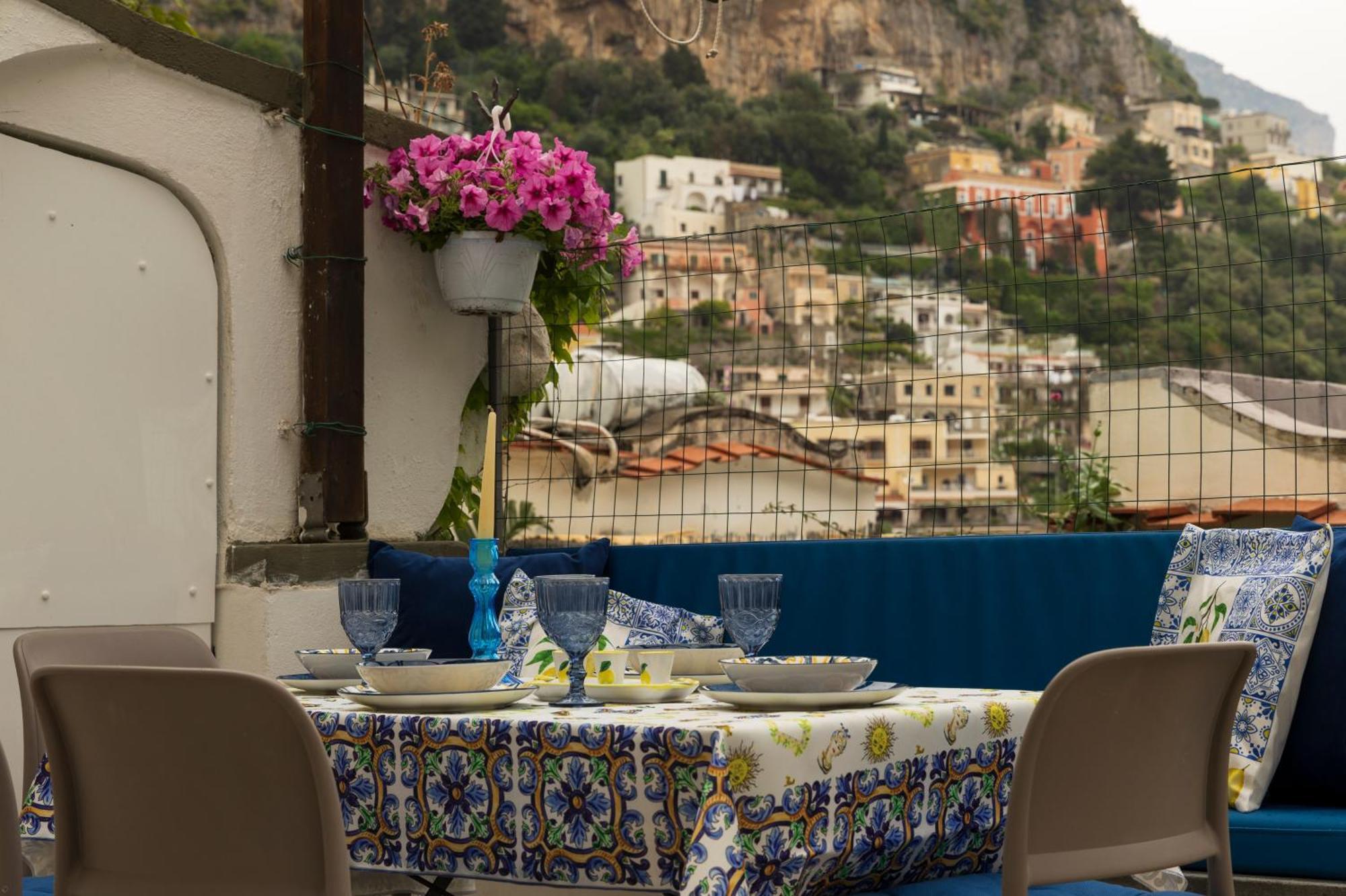 Casa Flavia Positano Center - 5 Minutes To Beach And 4 Air Conditioning Apartment Exterior photo